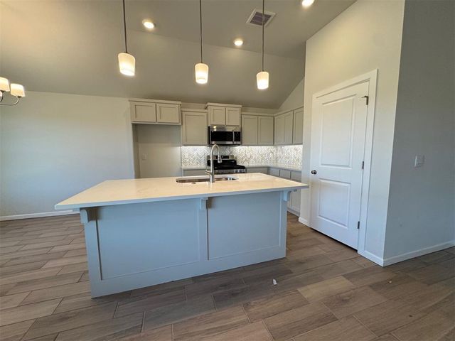 2516 Marsh Lane, Midwest City, OK 73130