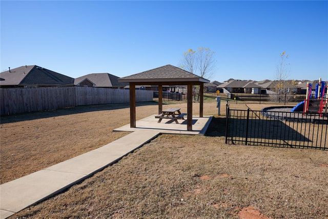 2516 Marsh Lane, Midwest City, OK 73130