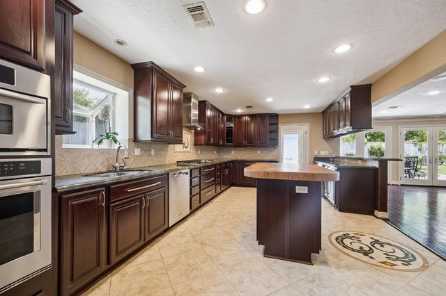 7726 Meadowvale Drive, Houston, TX 77063