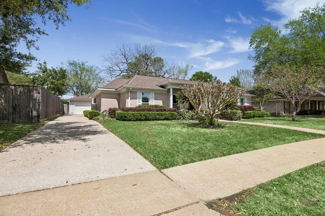 7726 Meadowvale Drive, Houston, TX 77063