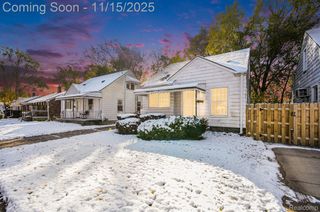 19418 Kingsville Street, Harper Woods, MI 48225