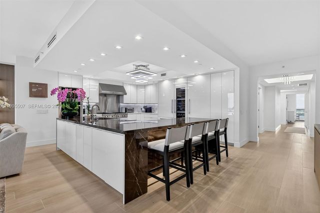 6000 Island Blvd 2102, Aventura, FL 33160