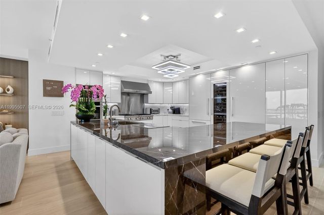 6000 Island Blvd 2102, Aventura, FL 33160