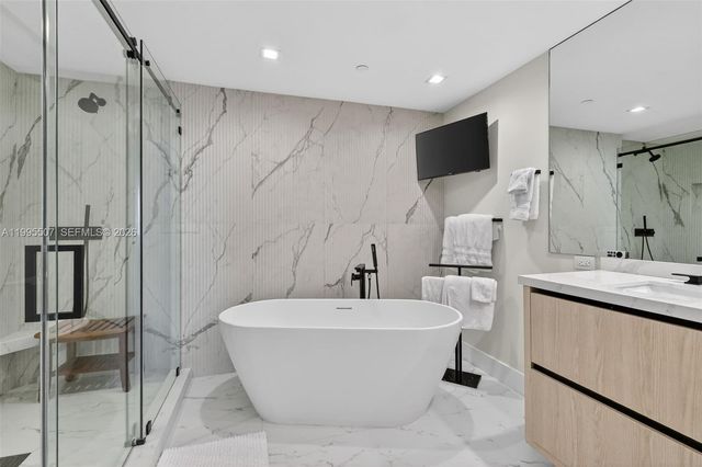 6000 Island Blvd 2102, Aventura, FL 33160