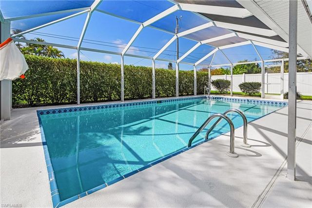 1220 Everest PKWY, Cape Coral, FL 33904
