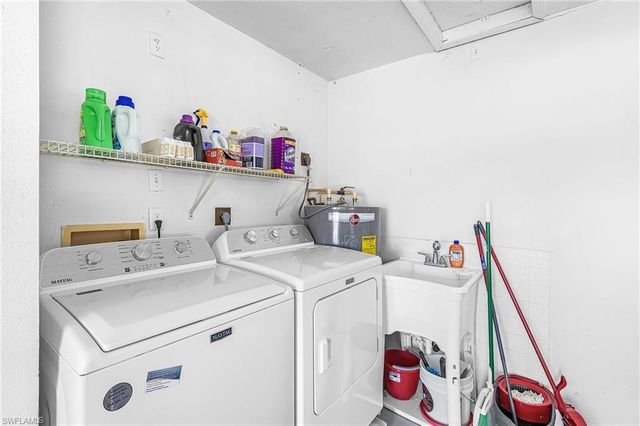 1220 Everest PKWY, Cape Coral, FL 33904