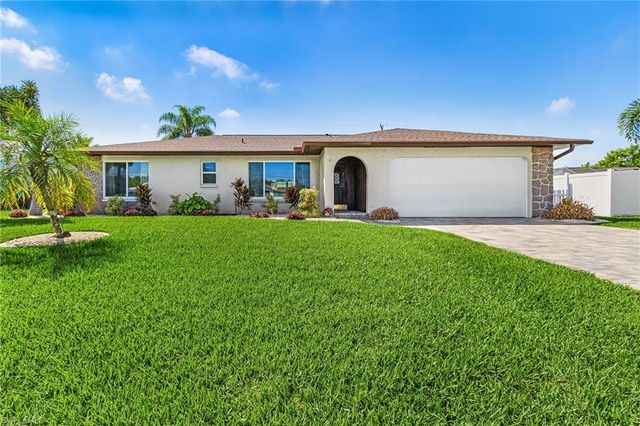 1220 Everest PKWY, Cape Coral, FL 33904