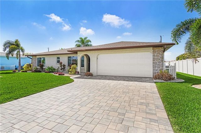 1220 Everest PKWY, Cape Coral, FL 33904