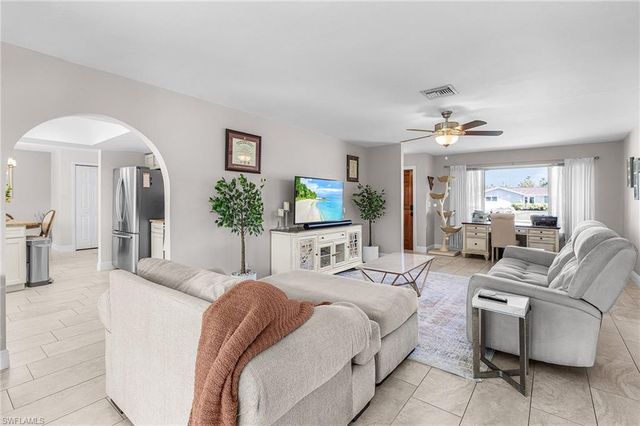1220 Everest PKWY, Cape Coral, FL 33904