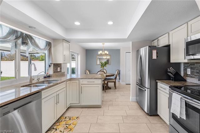 1220 Everest PKWY, Cape Coral, FL 33904