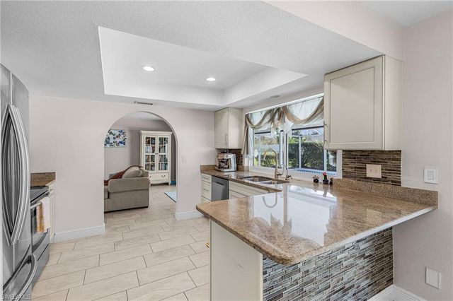 1220 Everest PKWY, Cape Coral, FL 33904