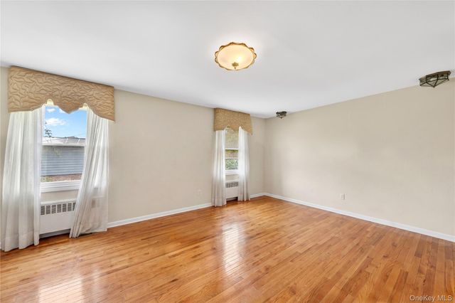 240 Pearl Street, Lawrence, NY 11559