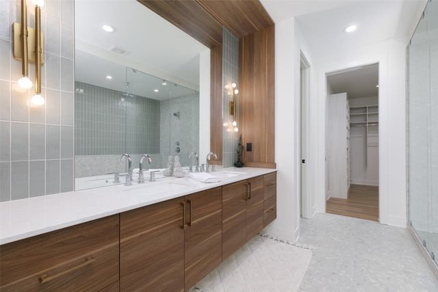 18239 Alderleaf Drive, Clive, IA 50325