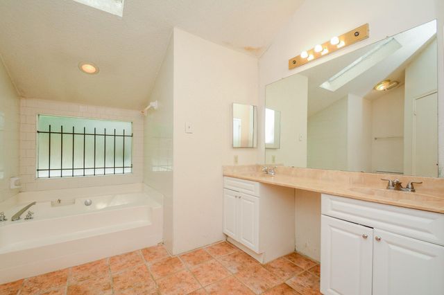 11810 Roandale Drive, Houston, TX 77048