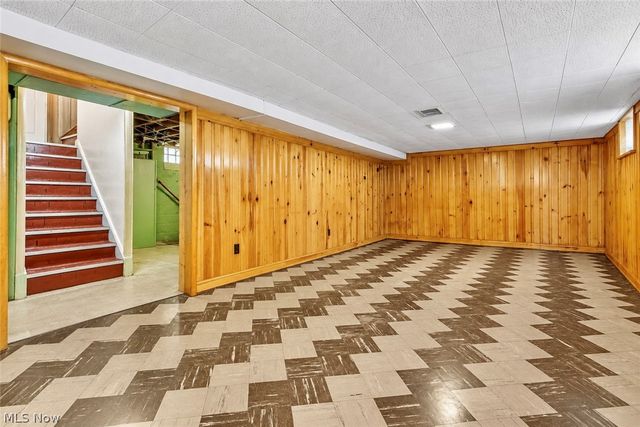 6009 Biddulph Road, Brooklyn, OH 44144