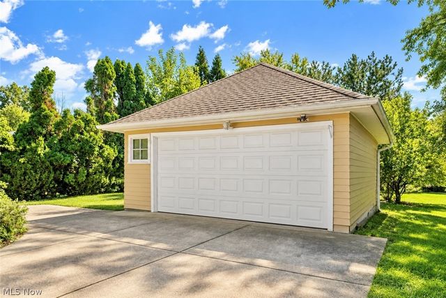 6009 Biddulph Road, Brooklyn, OH 44144