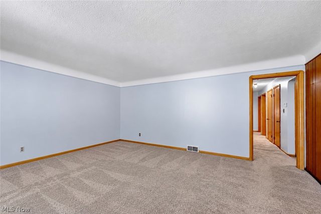 6009 Biddulph Road, Brooklyn, OH 44144