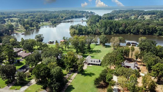 713 County Rd 3608, Bullard, TX 75757