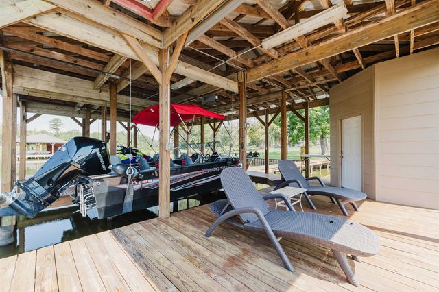 713 County Rd 3608, Bullard, TX 75757