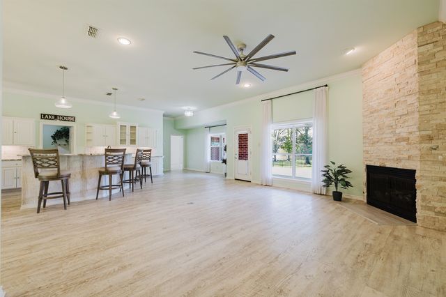 713 County Rd 3608, Bullard, TX 75757