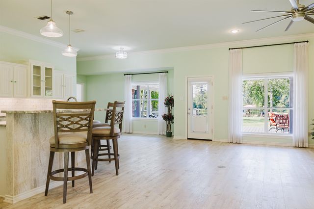 713 County Rd 3608, Bullard, TX 75757