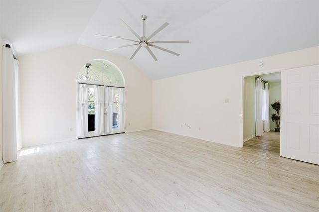 713 County Rd 3608, Bullard, TX 75757