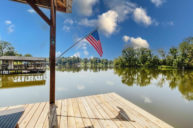 713 County Rd 3608, Bullard, TX 75757