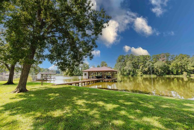 713 County Rd 3608, Bullard, TX 75757