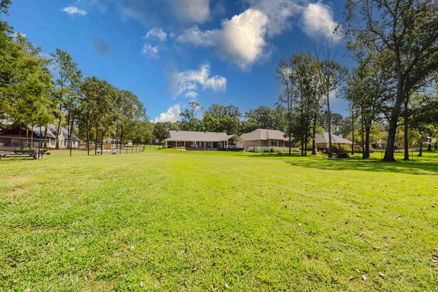 713 County Rd 3608, Bullard, TX 75757