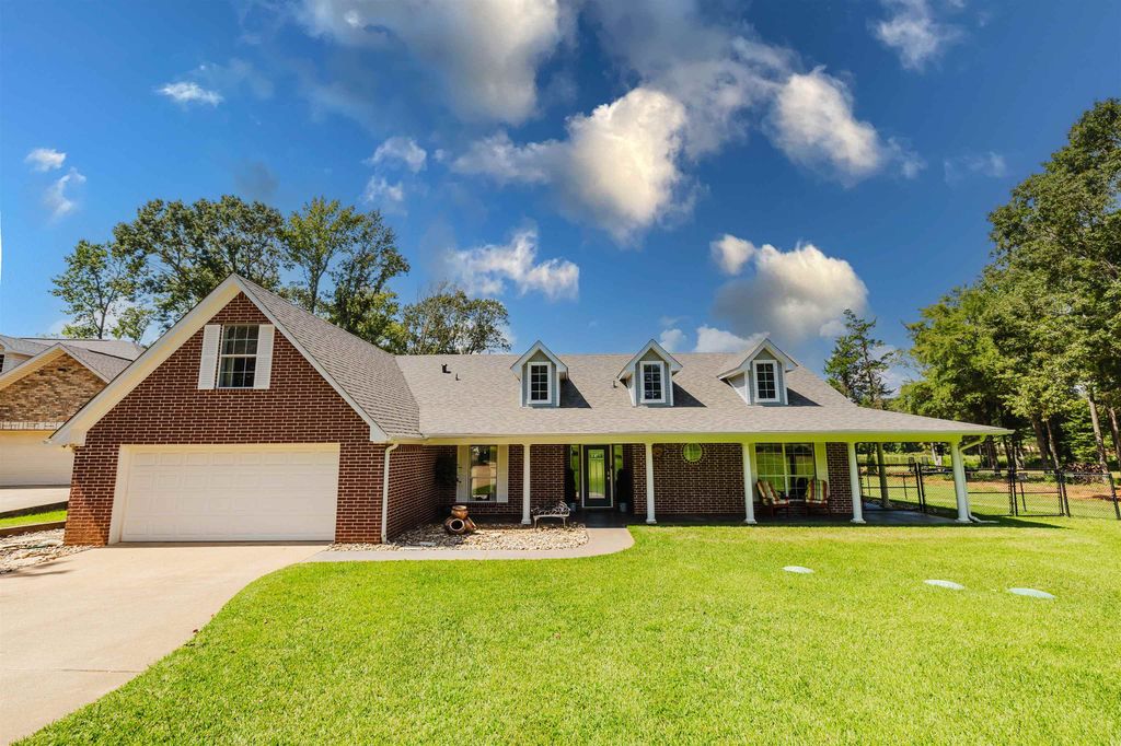 713 County Rd 3608, Bullard, TX 75757