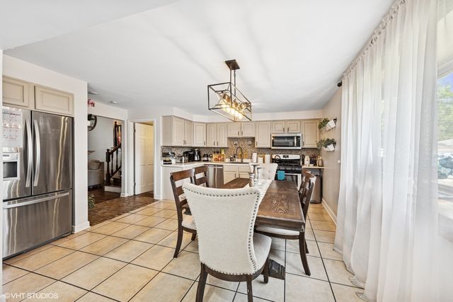 5175 W 88th Place, Oak Lawn, IL 60453
