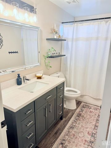 329 W Pilot Avenue, Bakersfield, CA 93308