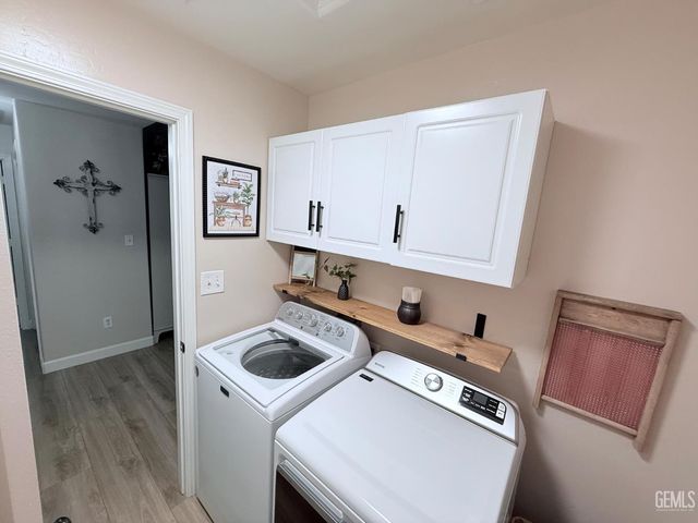 329 W Pilot Avenue, Bakersfield, CA 93308