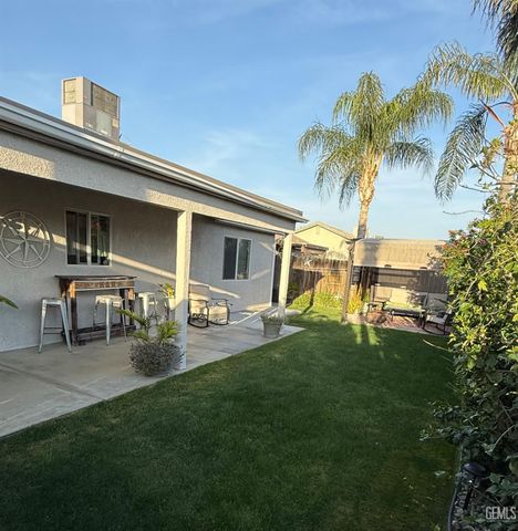 329 W Pilot Avenue, Bakersfield, CA 93308