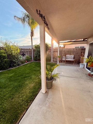 329 W Pilot Avenue, Bakersfield, CA 93308