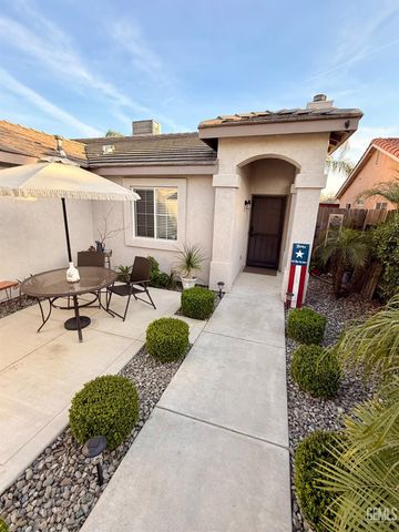 329 W Pilot Avenue, Bakersfield, CA 93308