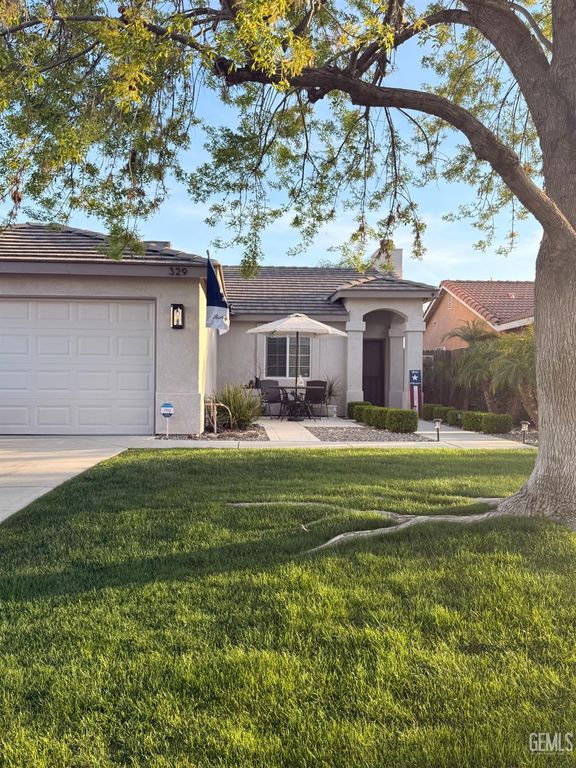 329 W Pilot Avenue, Bakersfield, CA 93308