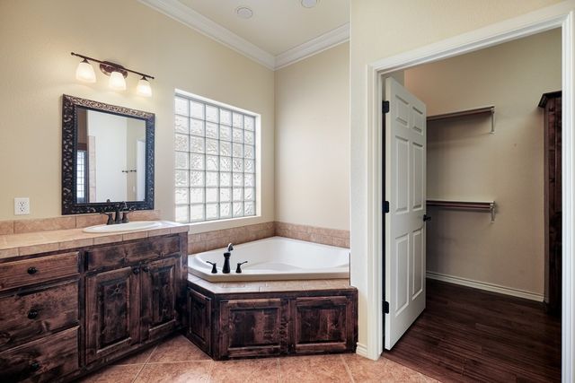 2784 Indian Wells Dr, San Antonio, TX 78028