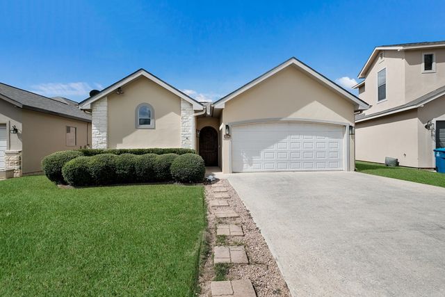 2784 Indian Wells Dr, San Antonio, TX 78028