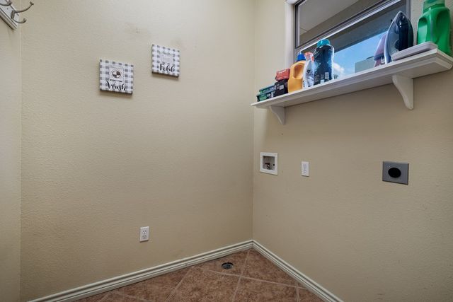 2784 Indian Wells Dr, San Antonio, TX 78028