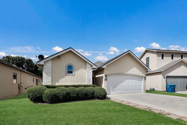 2784 Indian Wells Dr, San Antonio, TX 78028