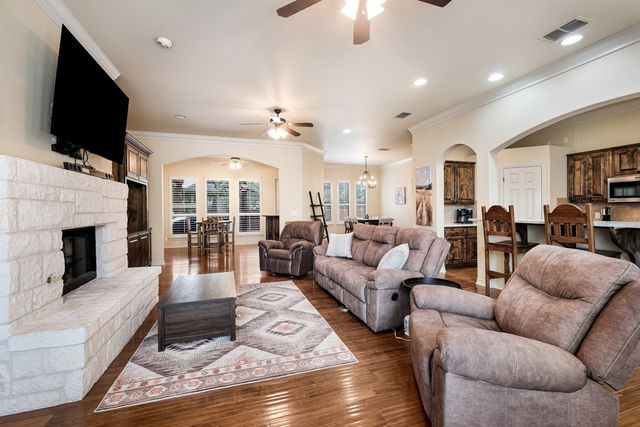 2784 Indian Wells Dr, San Antonio, TX 78028