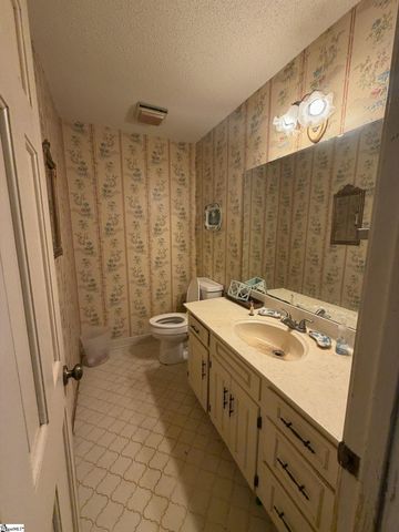 504 Hillpine Drive, Simpsonville, SC 29681