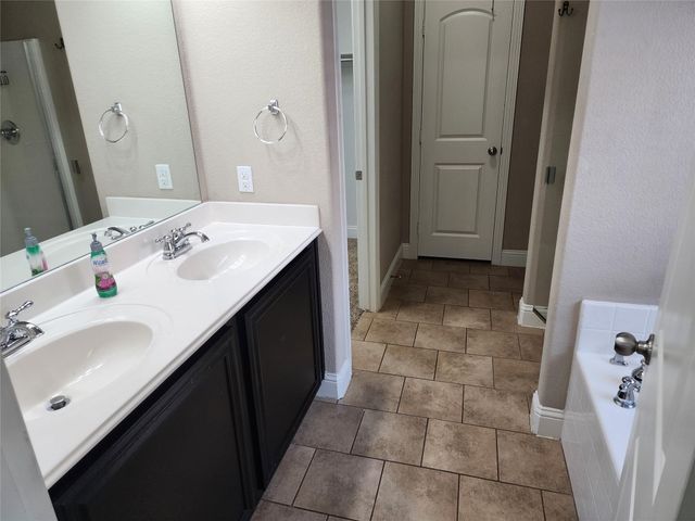 5848 Burgundy Rose Drive, Fort Worth, TX 76123