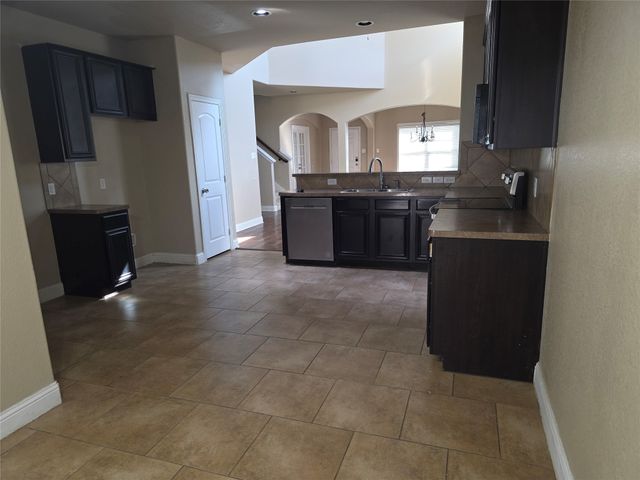 5848 Burgundy Rose Drive, Fort Worth, TX 76123