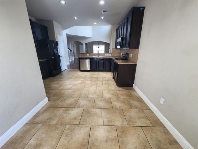 5848 Burgundy Rose Drive, Fort Worth, TX 76123