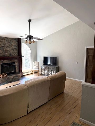 1511 Dunhamtown Brimfield Rd, Brimfield, MA 01010