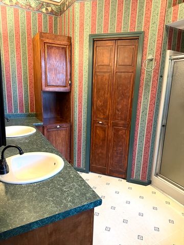 1511 Dunhamtown Brimfield Rd, Brimfield, MA 01010