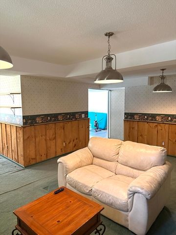 1511 Dunhamtown Brimfield Rd, Brimfield, MA 01010