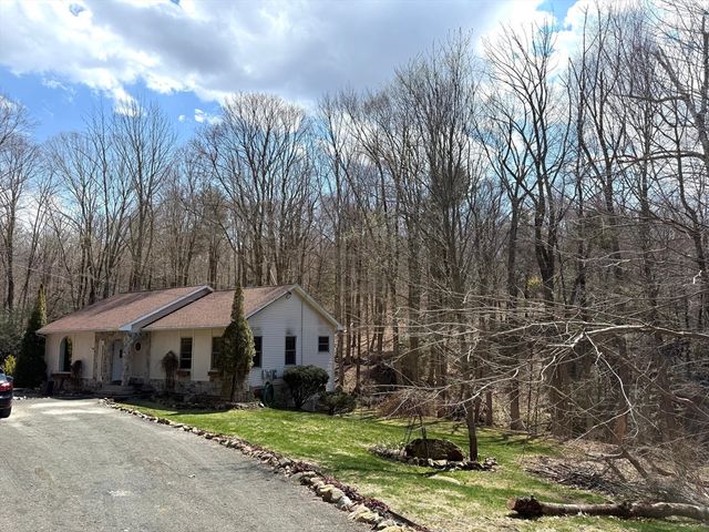 1511 Dunhamtown Brimfield Rd, Brimfield, MA 01010